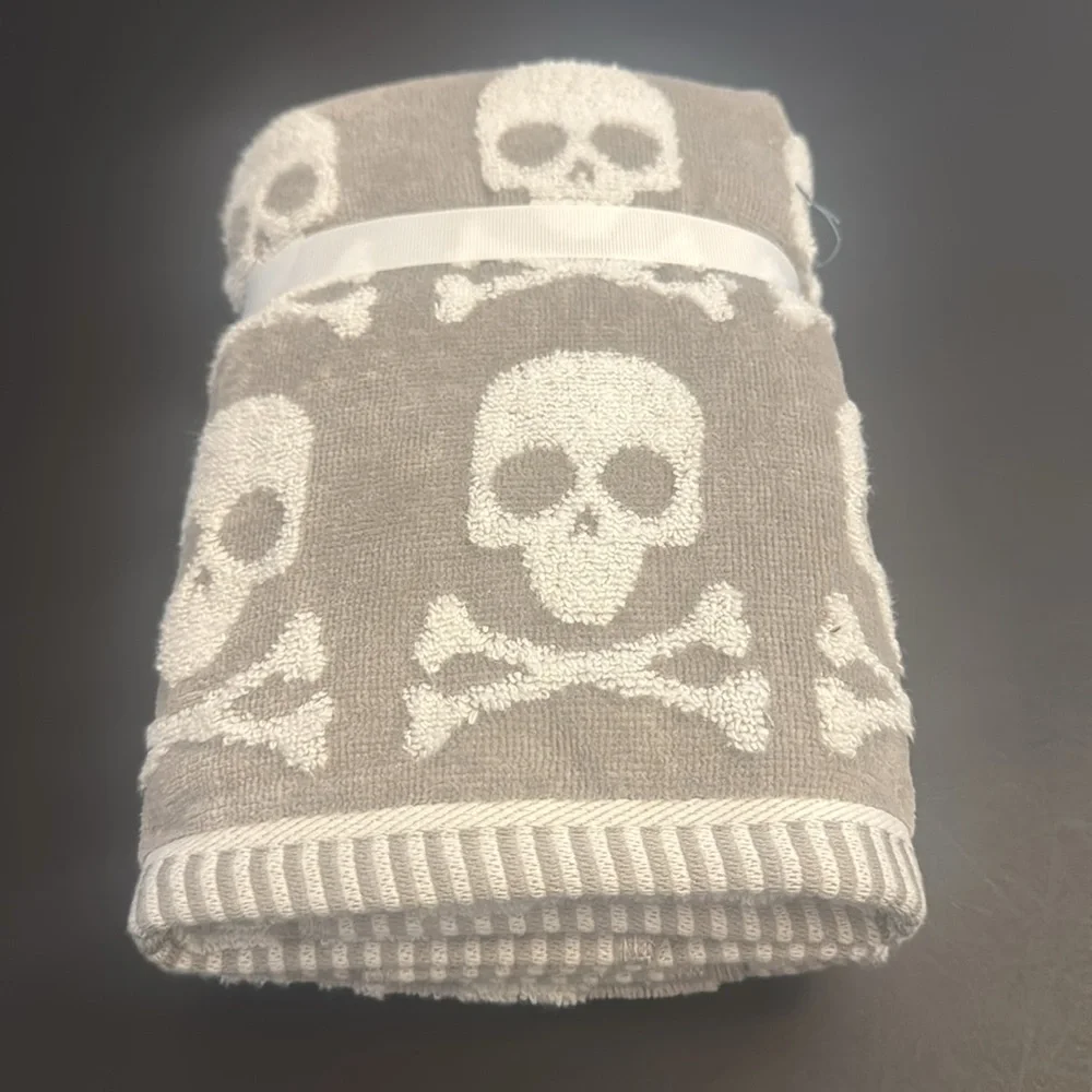 3pc CARO HOME Skull Pattern Bath Towel Set - Halloween - 100% Cotton -Gray/White